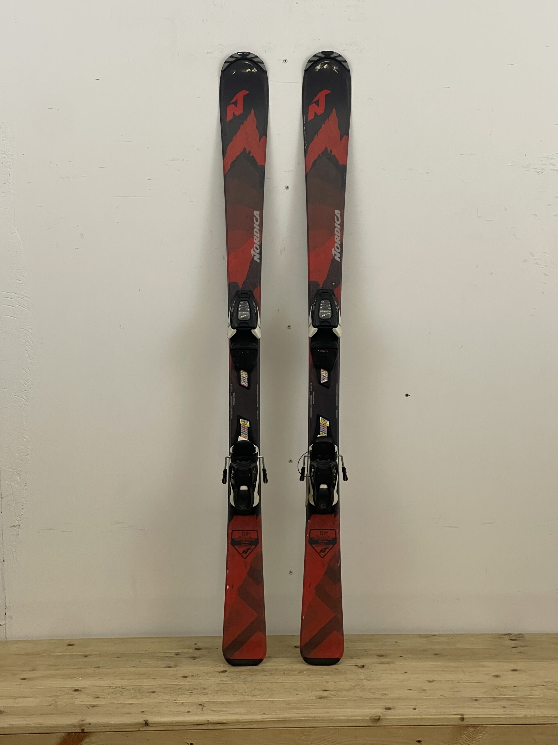 nordica-navigator-130cm-naudotos-slides-vilnius.jpg Nordica Navigator 130 cm naudotos slidės – used skis Vilniuje | Sniego Kalnas