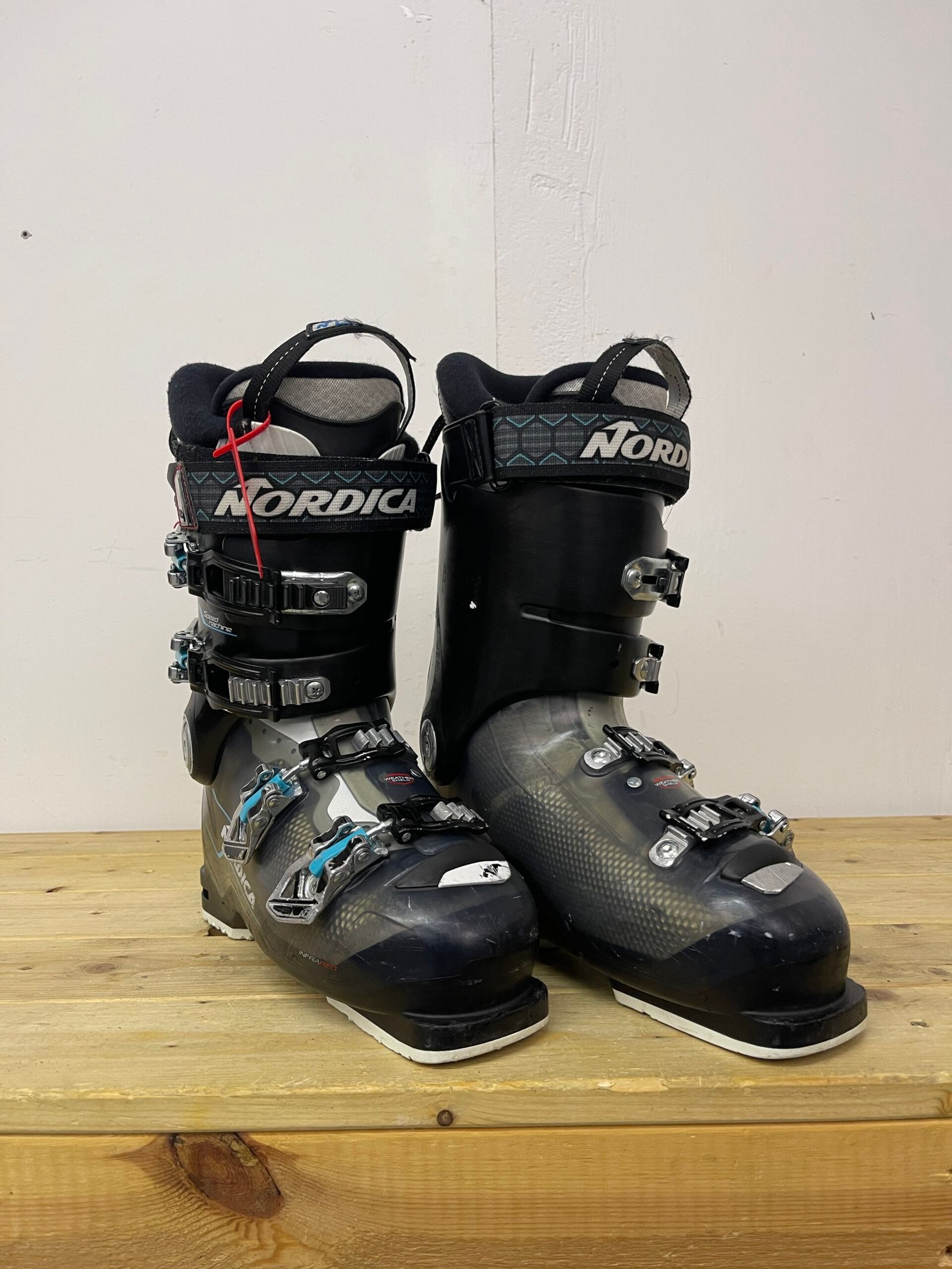 nordica-speedmachine-95-slidinejimo-batai-25-5-eu39 Nordica SpeedMachine 95 slidinėjimo batai 25.5 MP EU 39 – naudoti slidinėjimo batai | Sniego Kalnas