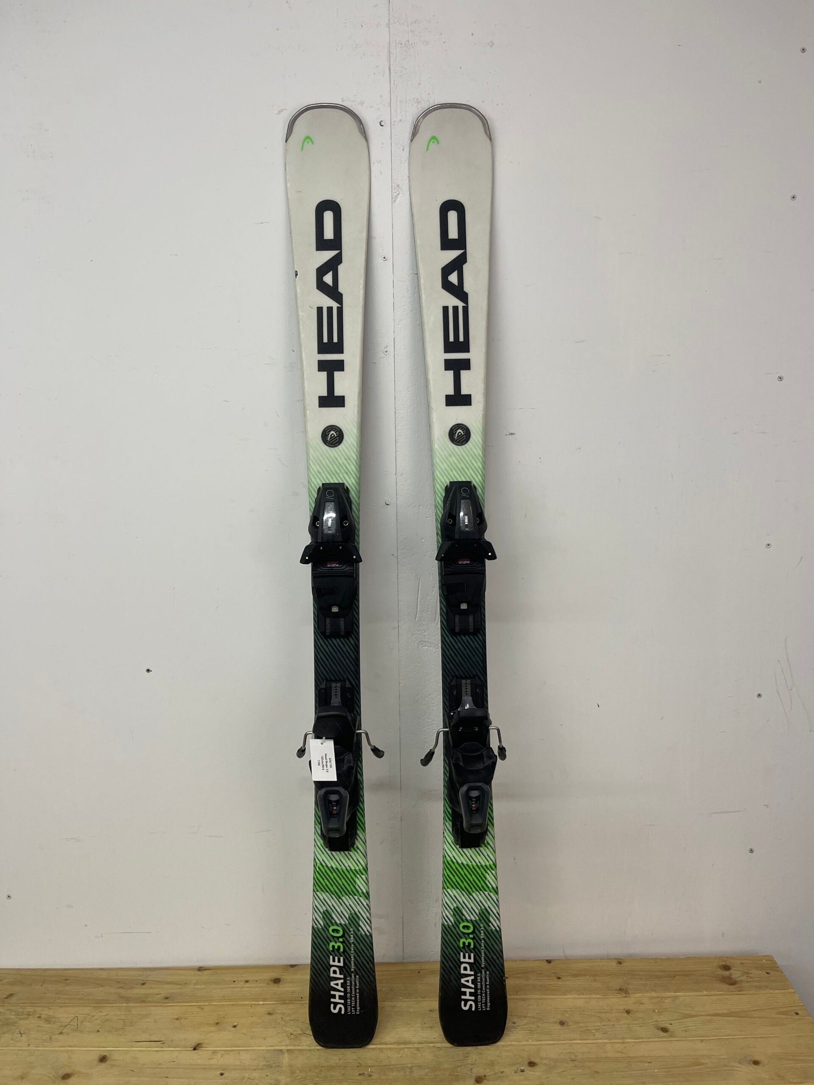 head-shape-3-0-142cm-naudotos-slides-vilnius.jpg Head Shape 3.0 142 cm naudotos slidės – used skis Vilniuje | Sniego Kalnas