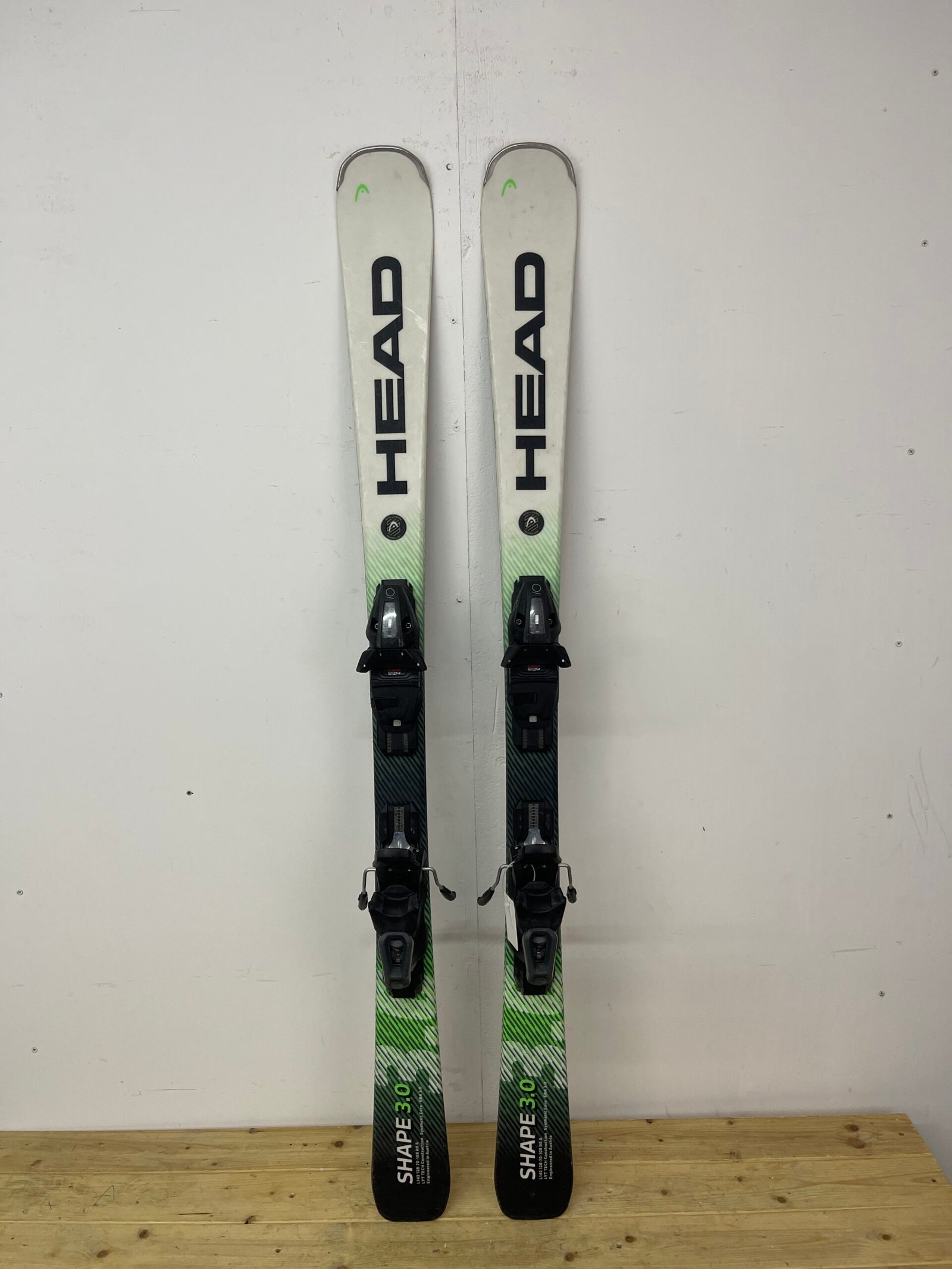 head-shape-3-0-142cm-naudotos-slides-vilnius.jpg Head Shape 3.0 142 cm naudotos slidės – used skis Vilniuje | Sniego Kalnas