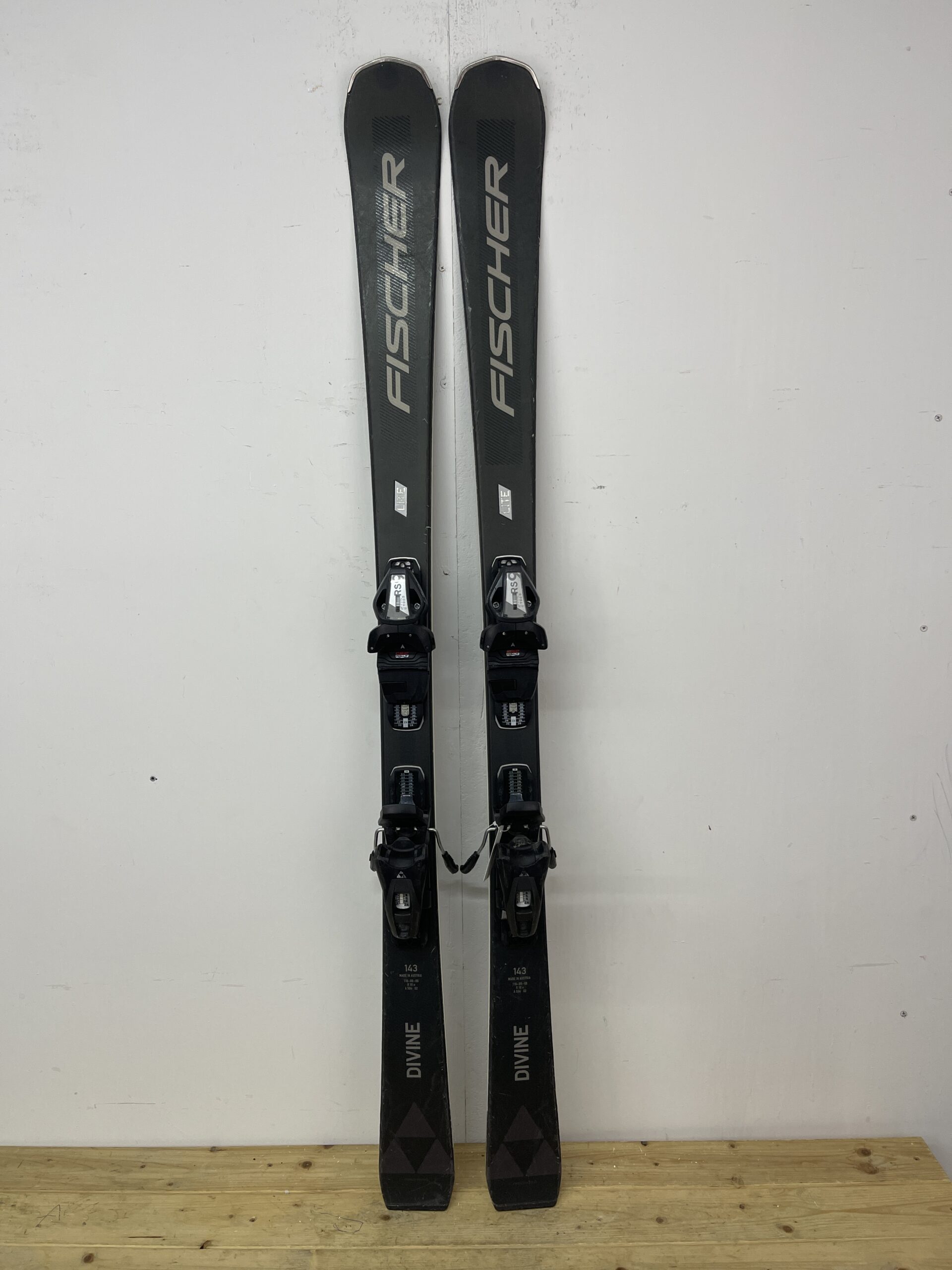 fischer-divine-143cm-naudotos-slides-vilnius.jpg Fischer Divine 143 cm naudotos slidės – used skis Vilniuje | Sniego Kalnas