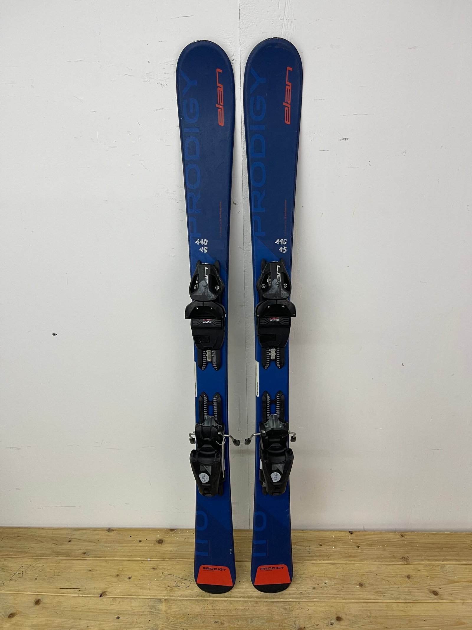 elan-prodigy-110cm-naudotos-slides-vilnius.jpg Elan Prodigy 110 cm naudotos slidės – used skis Vilniuje | Sniego Kalnas