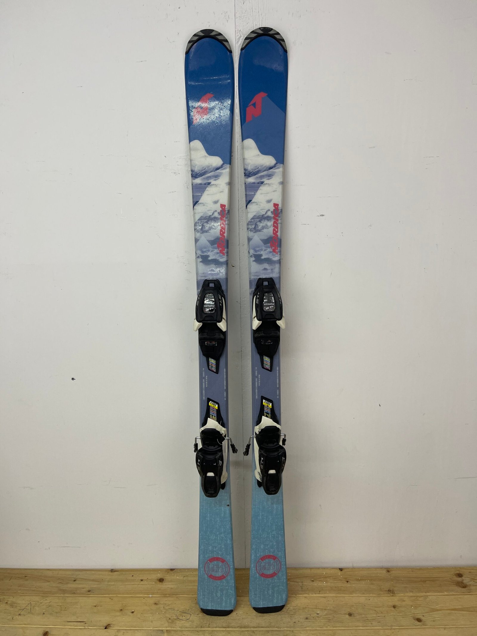 nordica-little-belle-130cm-naudotos-slides-vilnius.jpg Nordica Little Belle 130 cm naudotos slidės – used skis Vilniuje | Sniego Kalnas
