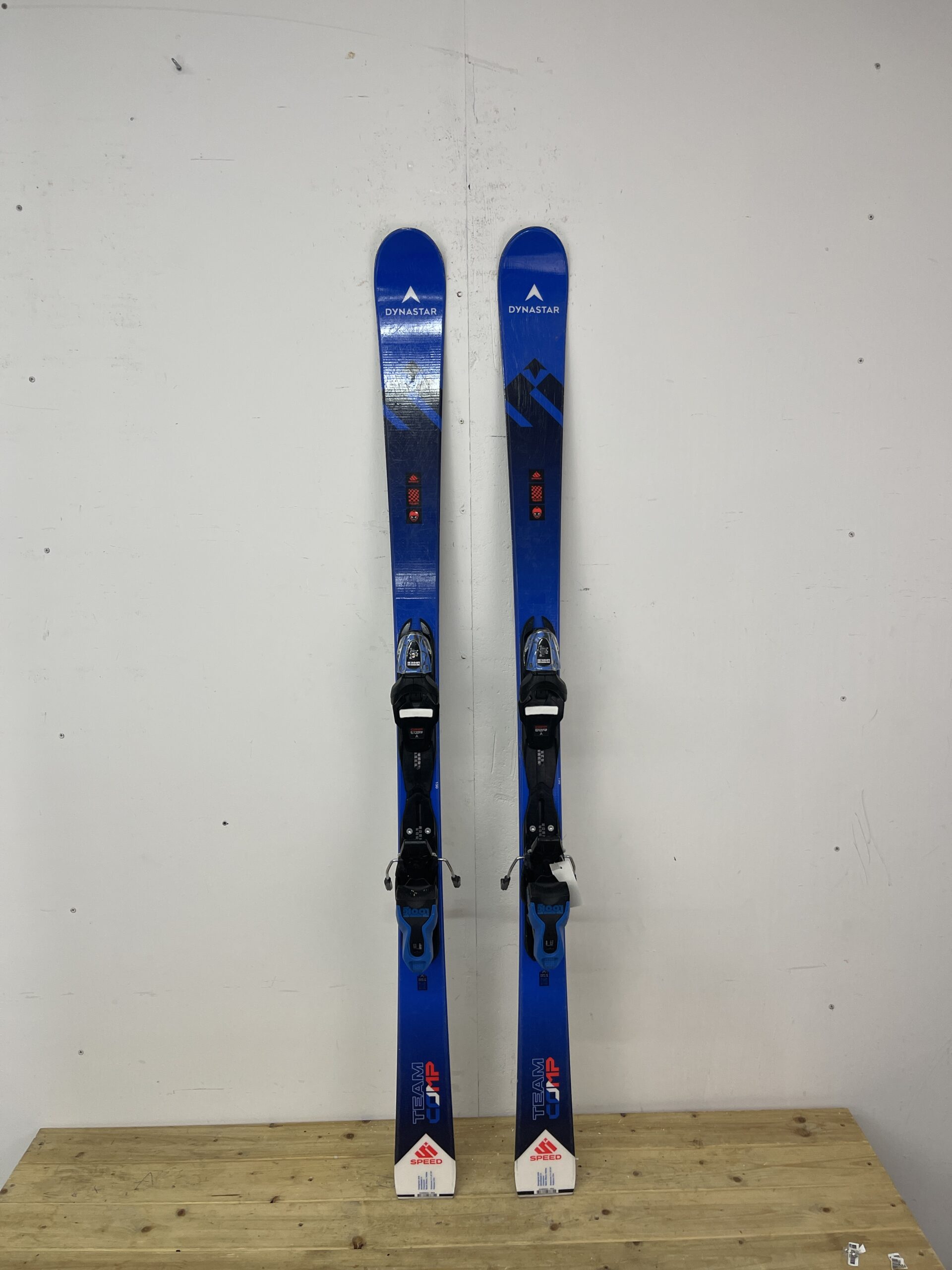dynastar-junior-150cm-naudotos-slides-vilnius.jpg Dynastar Junior 150 cm naudotos slidės – used skis Vilniuje | Sniego Kalnas