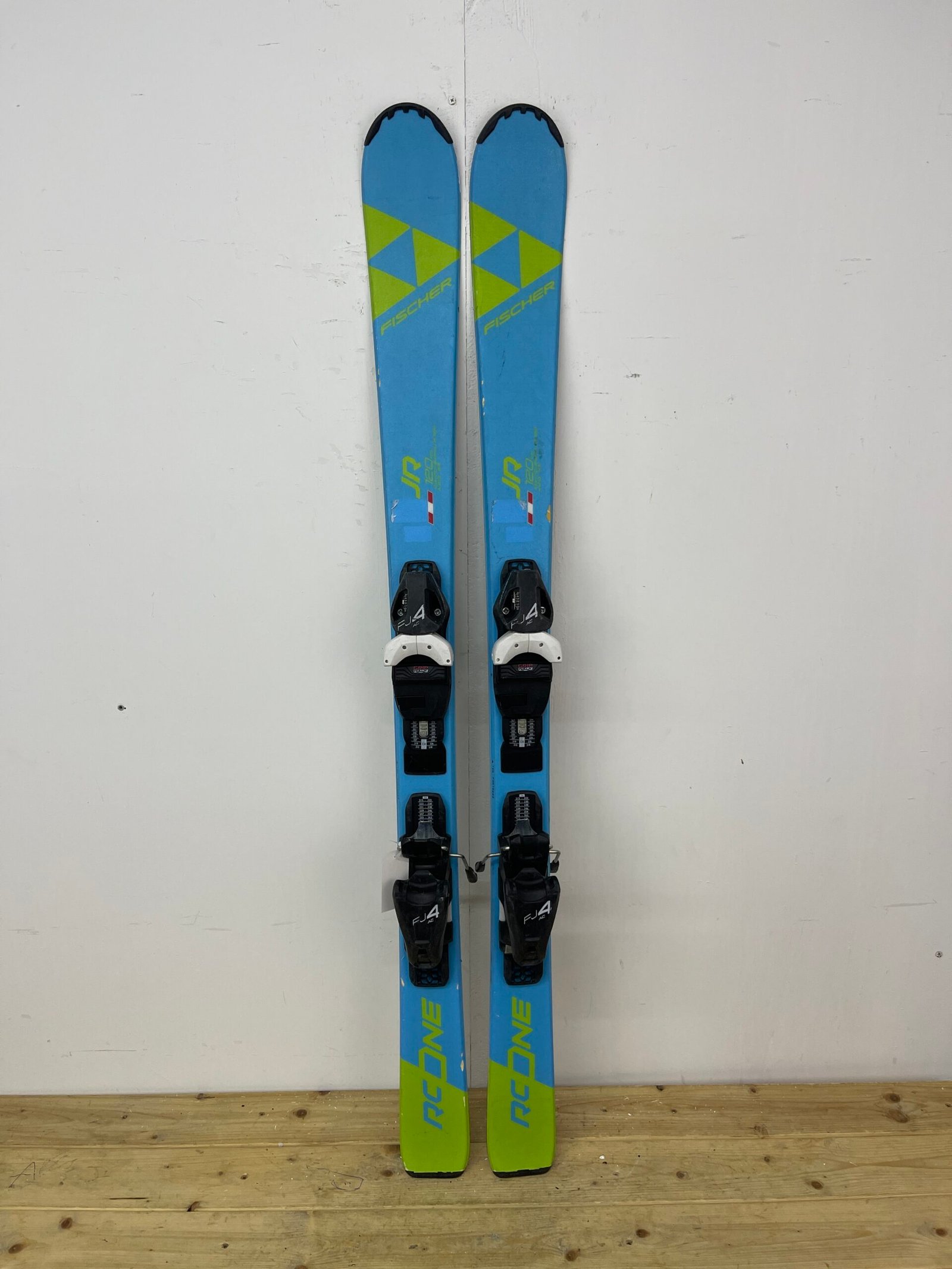 fischer-rc-one-120cm-naudotos-slides-vilnius.jpg Fischer RC One 120 cm naudotos slidės – used skis Vilniuje | Sniego Kalnas