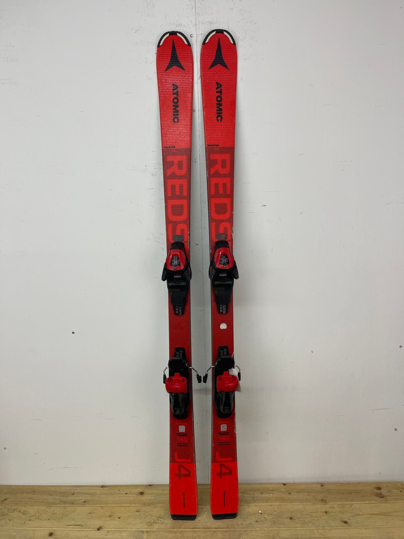 atomic-redster-140cm-naudotos-slides-vilnius.jpg Atomic Redster 140 cm naudotos slidės – used skis Vilniuje | Sniego Kalnas