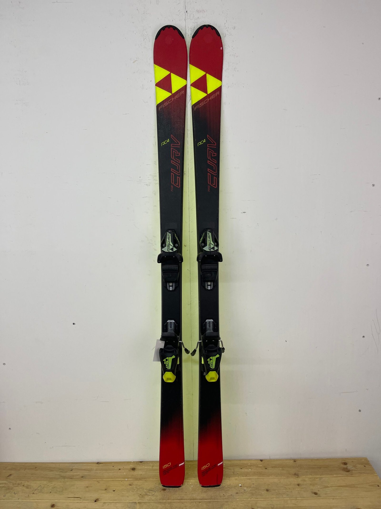 fischer-rc4-150cm-naudotos-slides-vilnius.jpg Fischer RC4 150 cm naudotos slidės – used skis Vilniuje | Sniego Kalnas