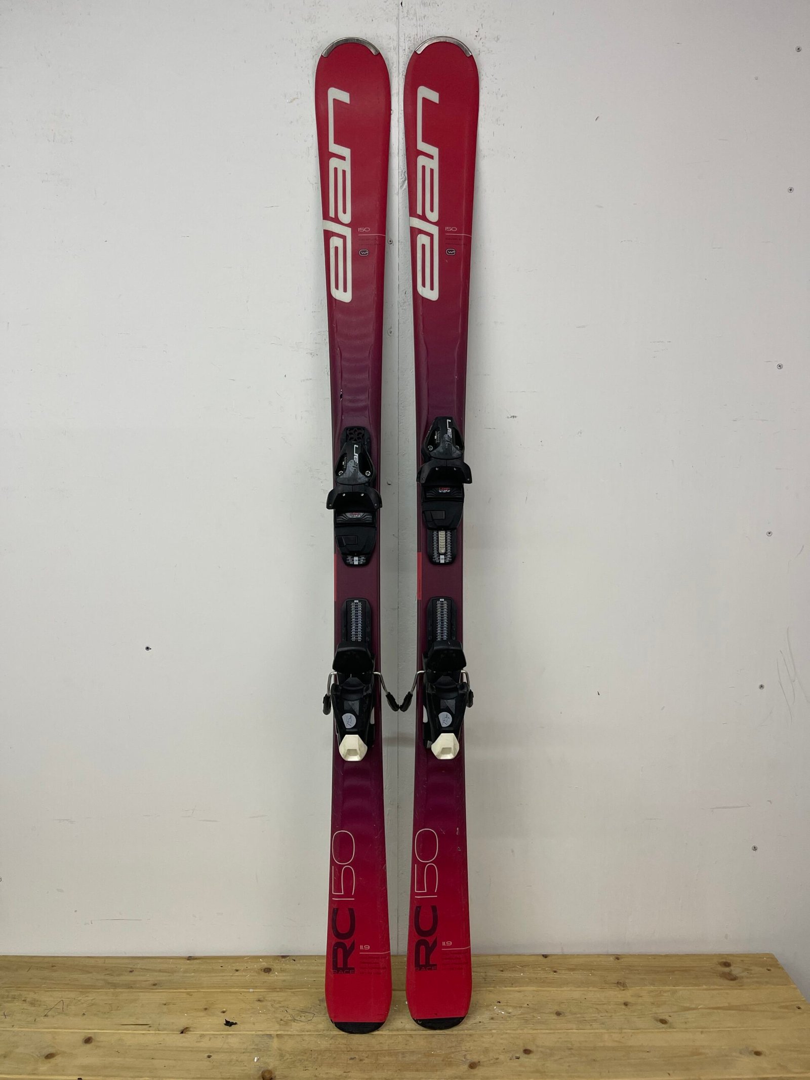 elan-rc150-150cm-naudotos-slides-vilnius.jpg Elan RC150 150 cm naudotos slidės – used skis Vilniuje | Sniego Kalnas