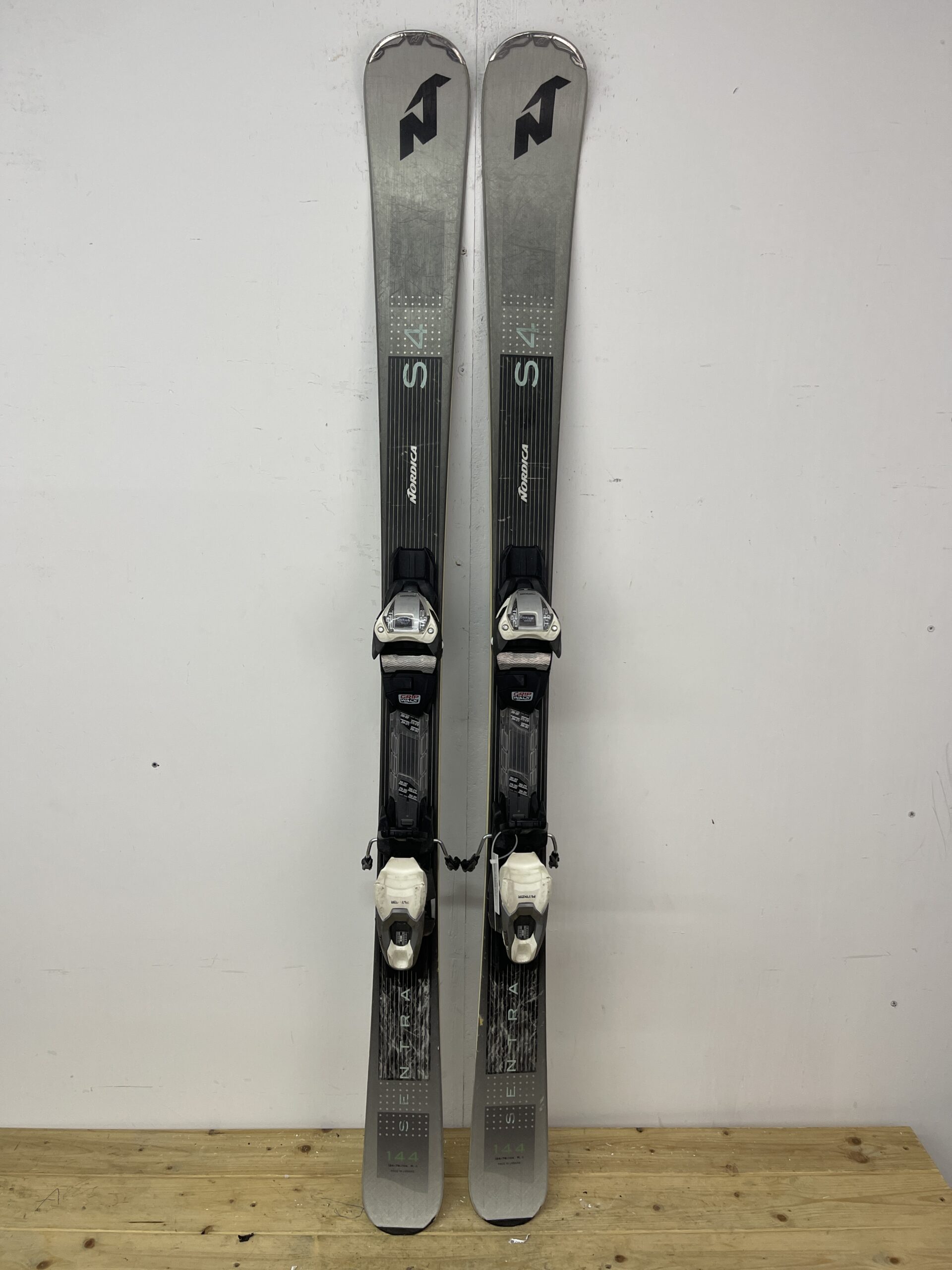 nordica-sentra-s4-144cm-naudotos-slides-vilnius.jpg Nordica Sentra S4 144 cm naudotos slidės – used skis Vilniuje | Sniego Kalnas