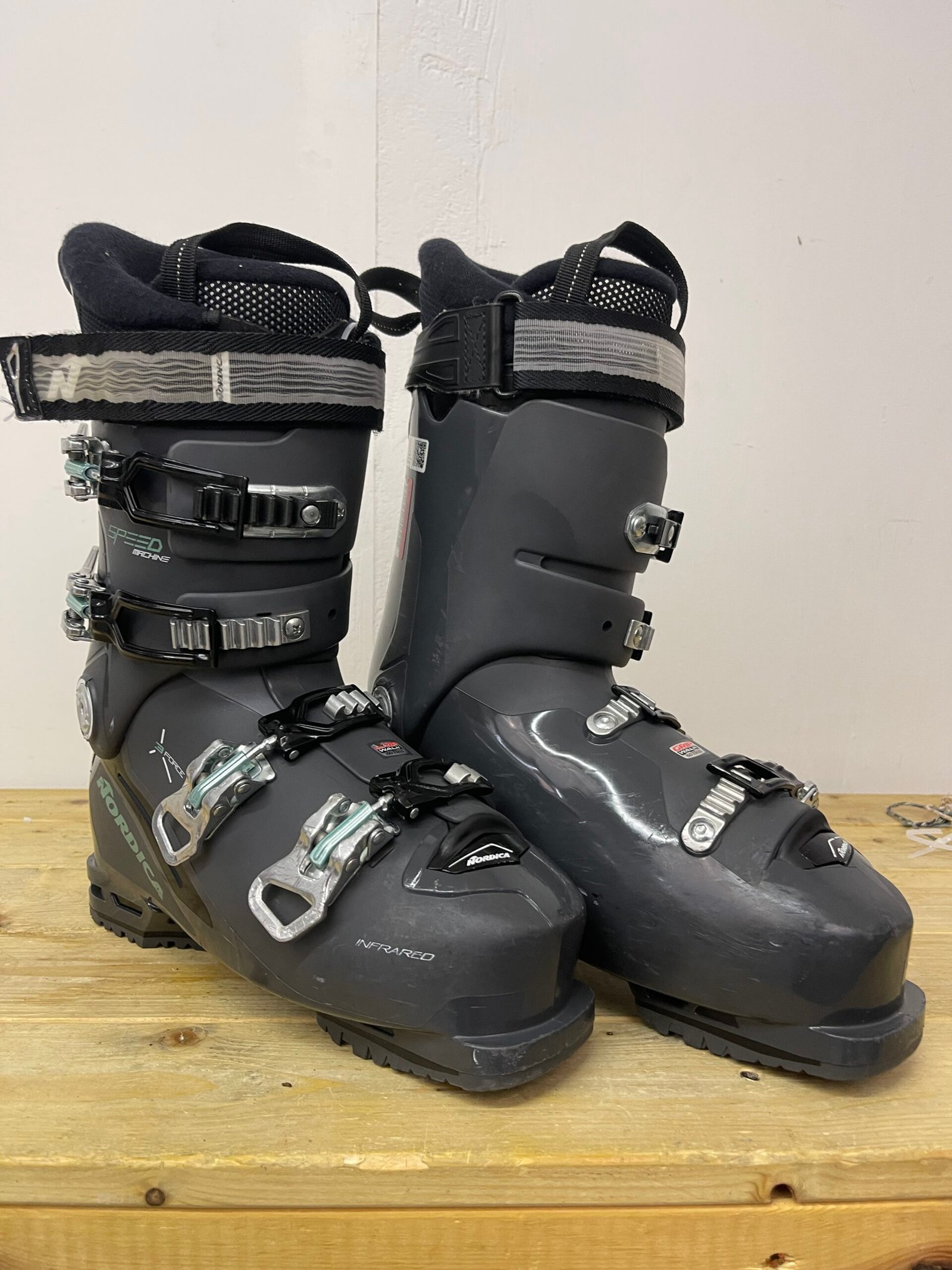 tecnica-speedmachine-95-rw-slidinejimo-batai-26-5-eu40-41 Tecnica Speedmachine 95 RW slidinėjimo batai 26.5 MP EU 40–41 – naudoti slidinėjimo batai | Sniego Kalnas