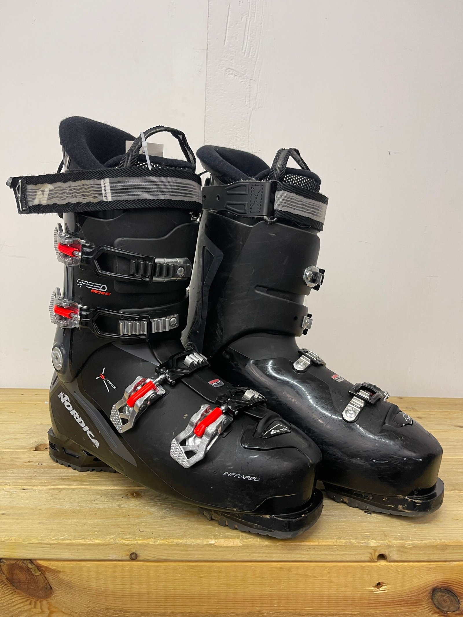 nordica-speedmachine-100-slidinejimo-batai-29-5-eu45 Nordica SpeedMachine 100 slidinėjimo batai 29.5 MP EU 45 – naudoti slidinėjimo batai | Sniego Kalnas