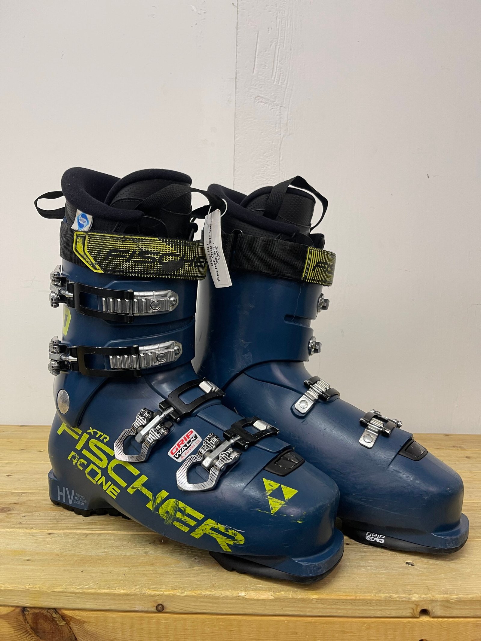fischer-rc-one-xtr-90-slidinejimo-batai-29-5-eu45 Fischer RC One XTR 90 slidinėjimo batai 29.5 MP EU 45 – naudoti slidinėjimo batai | Sniego Kalnas