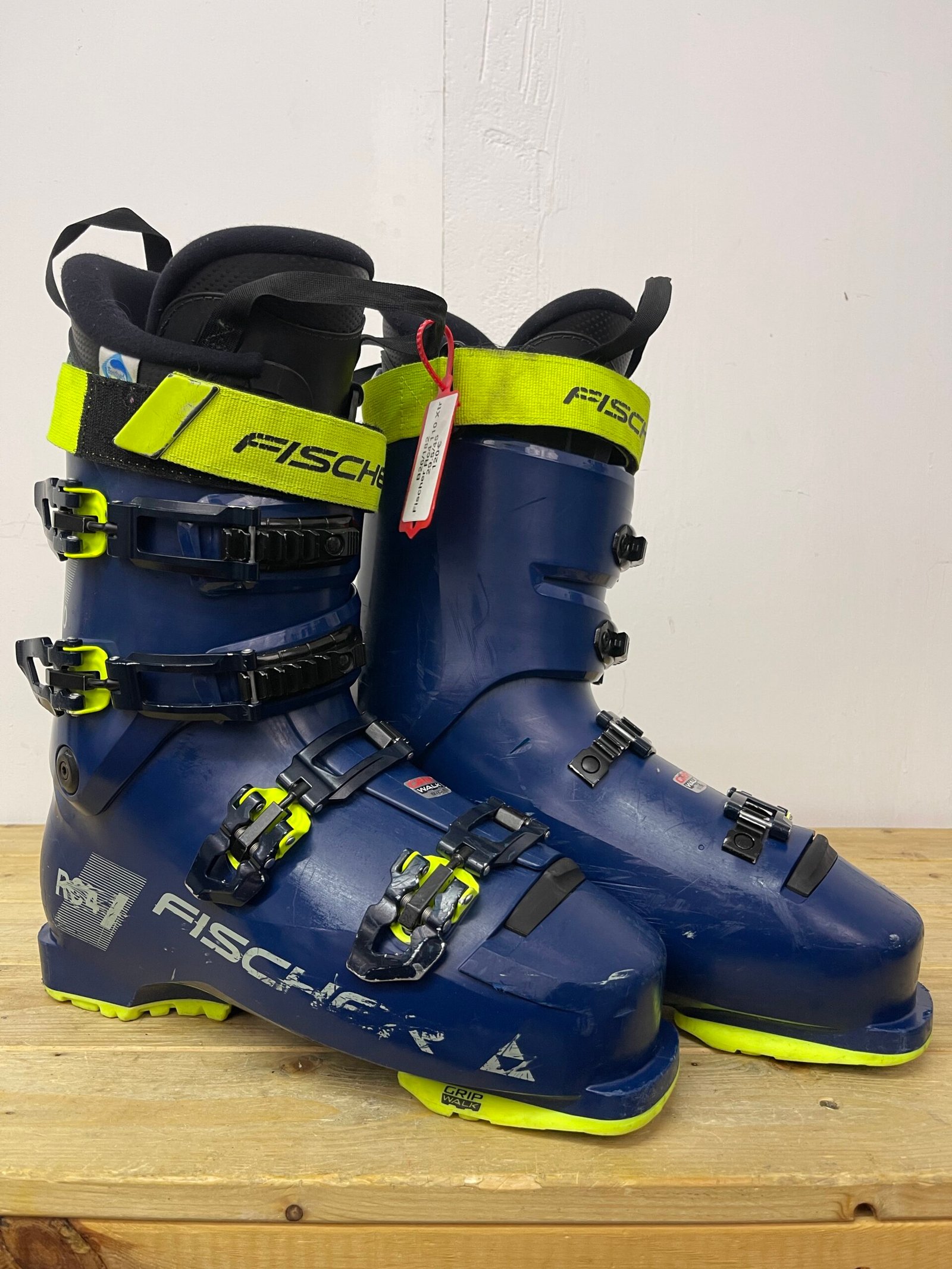 fischer-rc4-110-xtr-slidinejimo-batai-29-5-eu45 Fischer RC4 110 XTR slidinėjimo batai 29.5 MP EU 45 – naudoti slidinėjimo batai | Sniego Kalnas