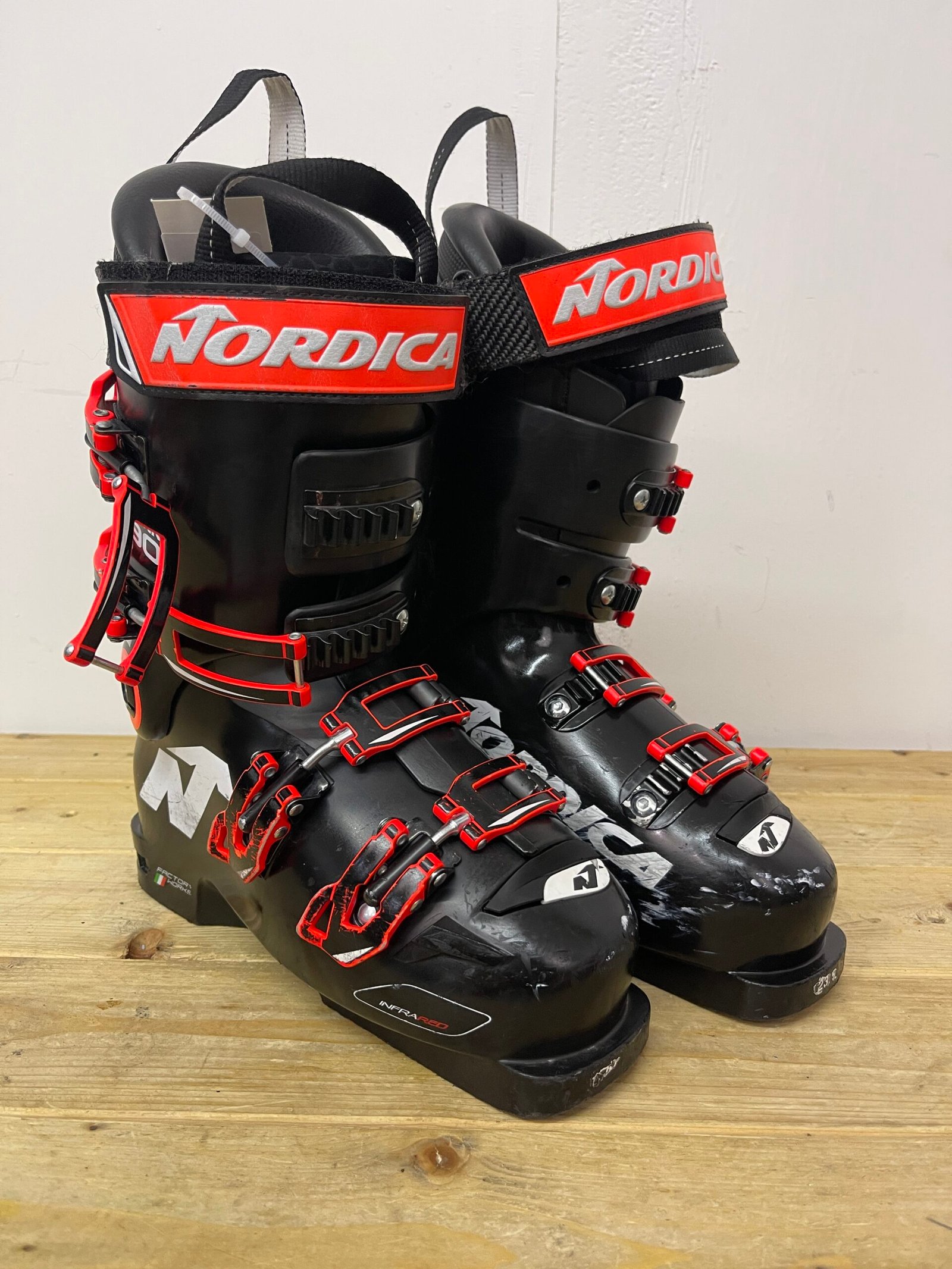 nordica-dobermann-90-slidinejimo-batai-23-5-eu36 Nordica Dobermann 90 slidinėjimo batai 23.5 MP EU 36 – naudoti slidinėjimo batai | Sniego Kalnas