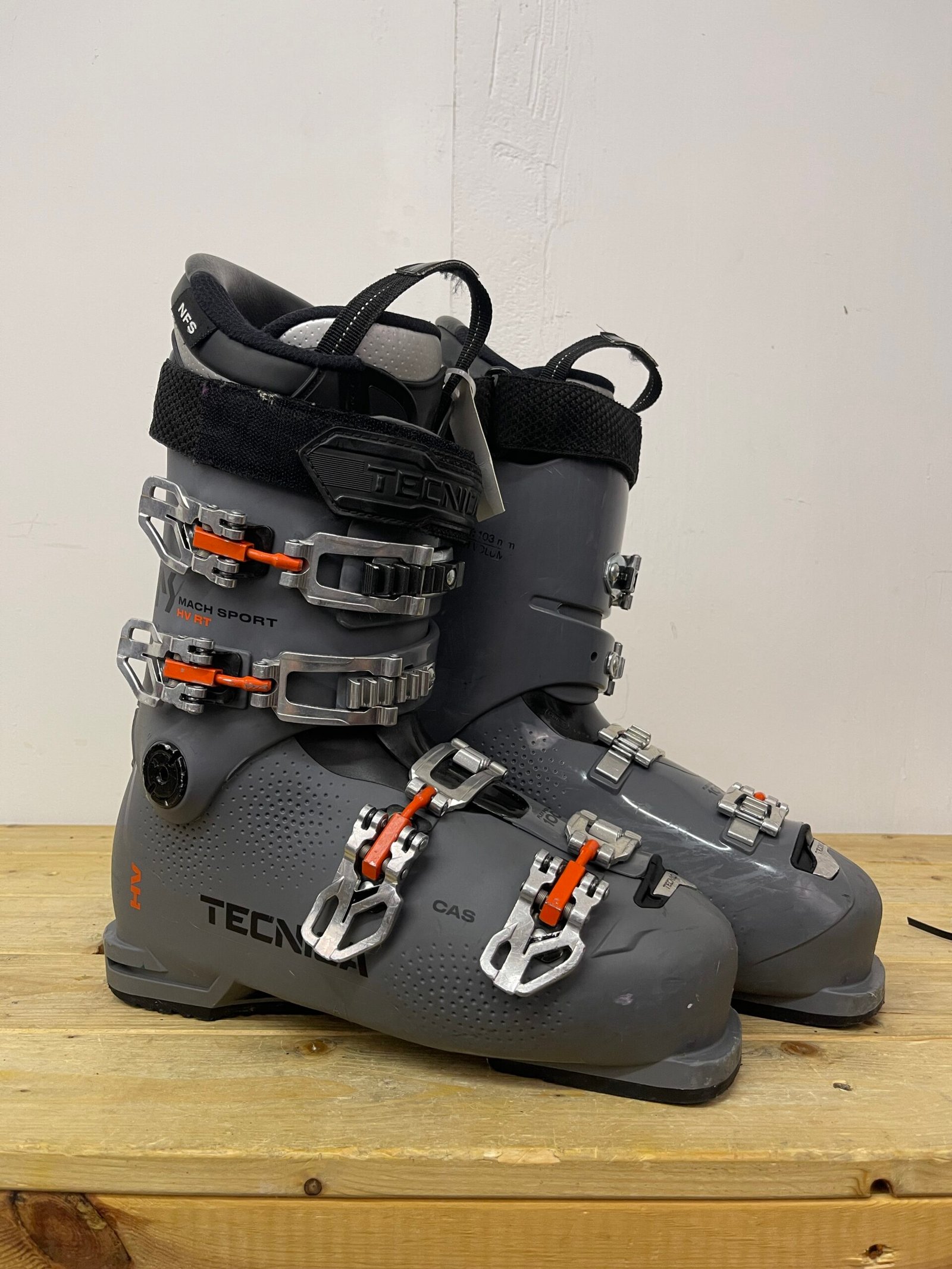 tecnica-mach-100-slidinejimo-batai-27-5-eu42 Tecnica Mach 100 slidinėjimo batai 27.5 MP EU 42 – naudoti slidinėjimo batai | Sniego Kalnas