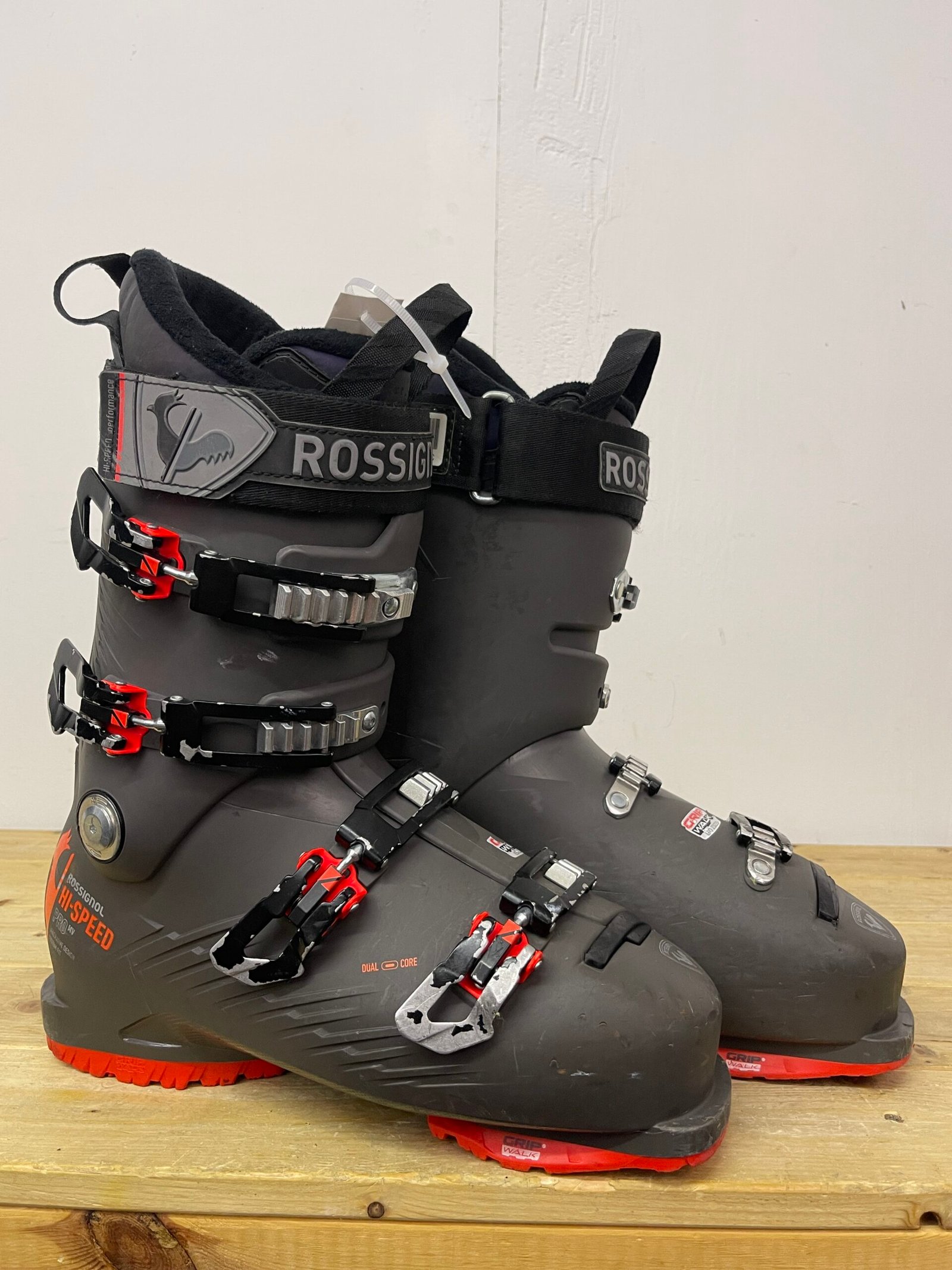 rossignol-hi-speed-slidinejimo-batai-27-5-eu42 Rossignol Hi-Speed slidinėjimo batai 27,5 MP EU 42 – naudoti slidinėjimo batai | Sniego Kalnas