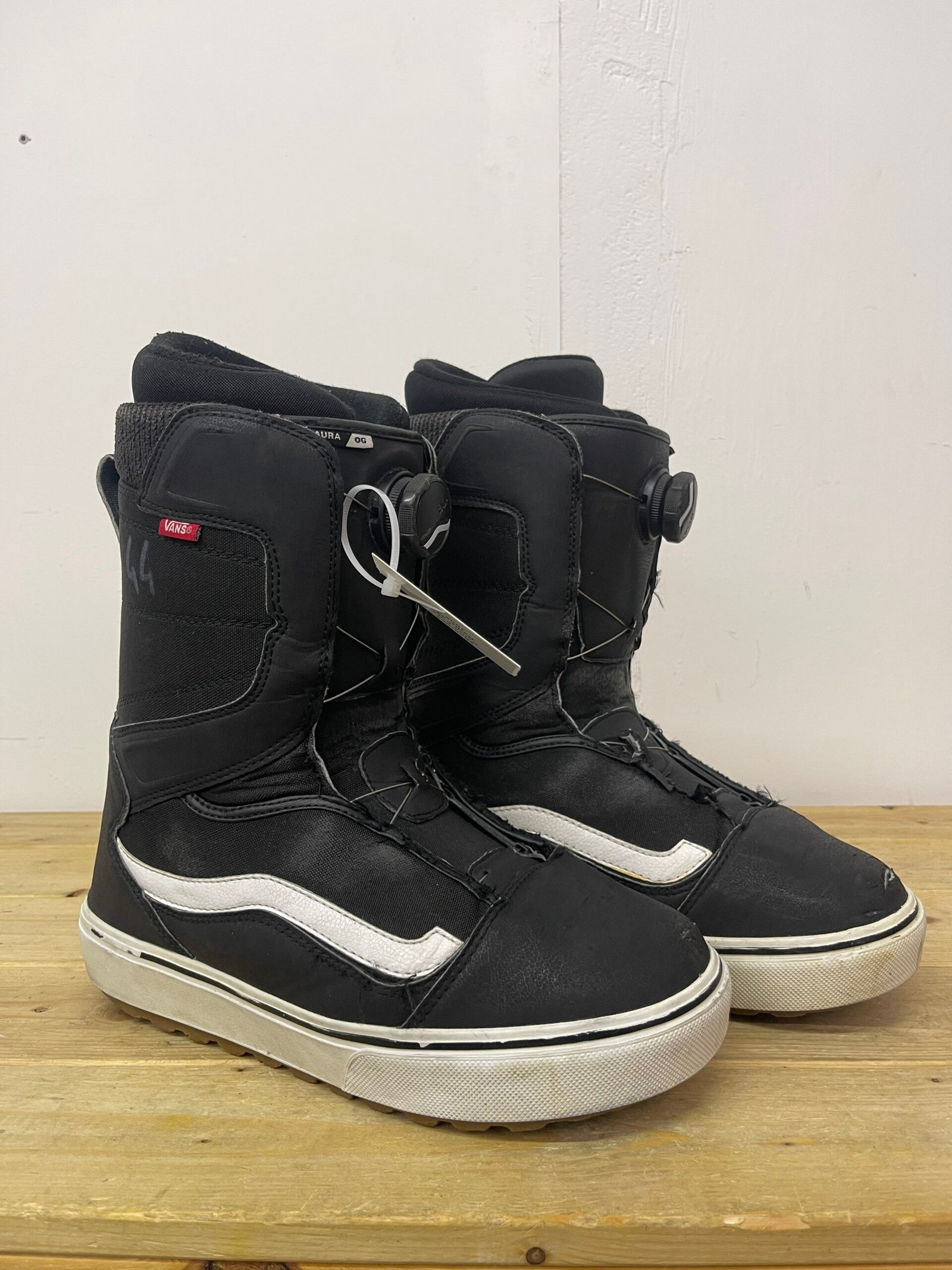 Vans Aura EU 44 – naudoti snieglenčių batai Vans Aura EU 44 naudoti snieglenčių batai – snowboard boots Vilniuje | Sniego Kalnas