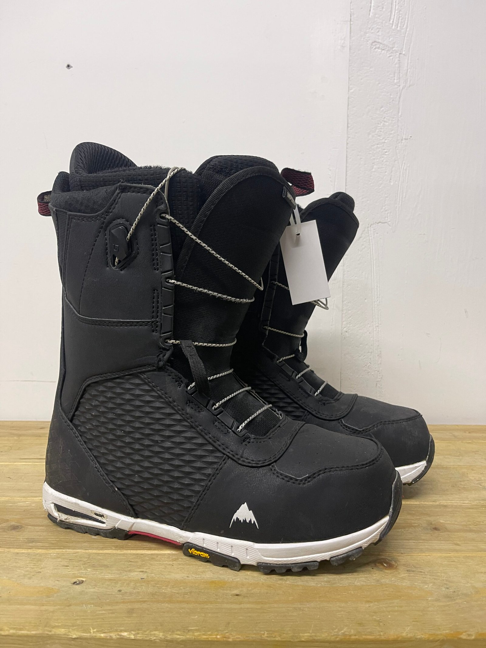 Burton Imperial EU 44 – naudoti snieglenčių batai Burton Imperial EU 44 naudoti snieglenčių batai – snowboard boots Vilniuje | Sniego Kalnas