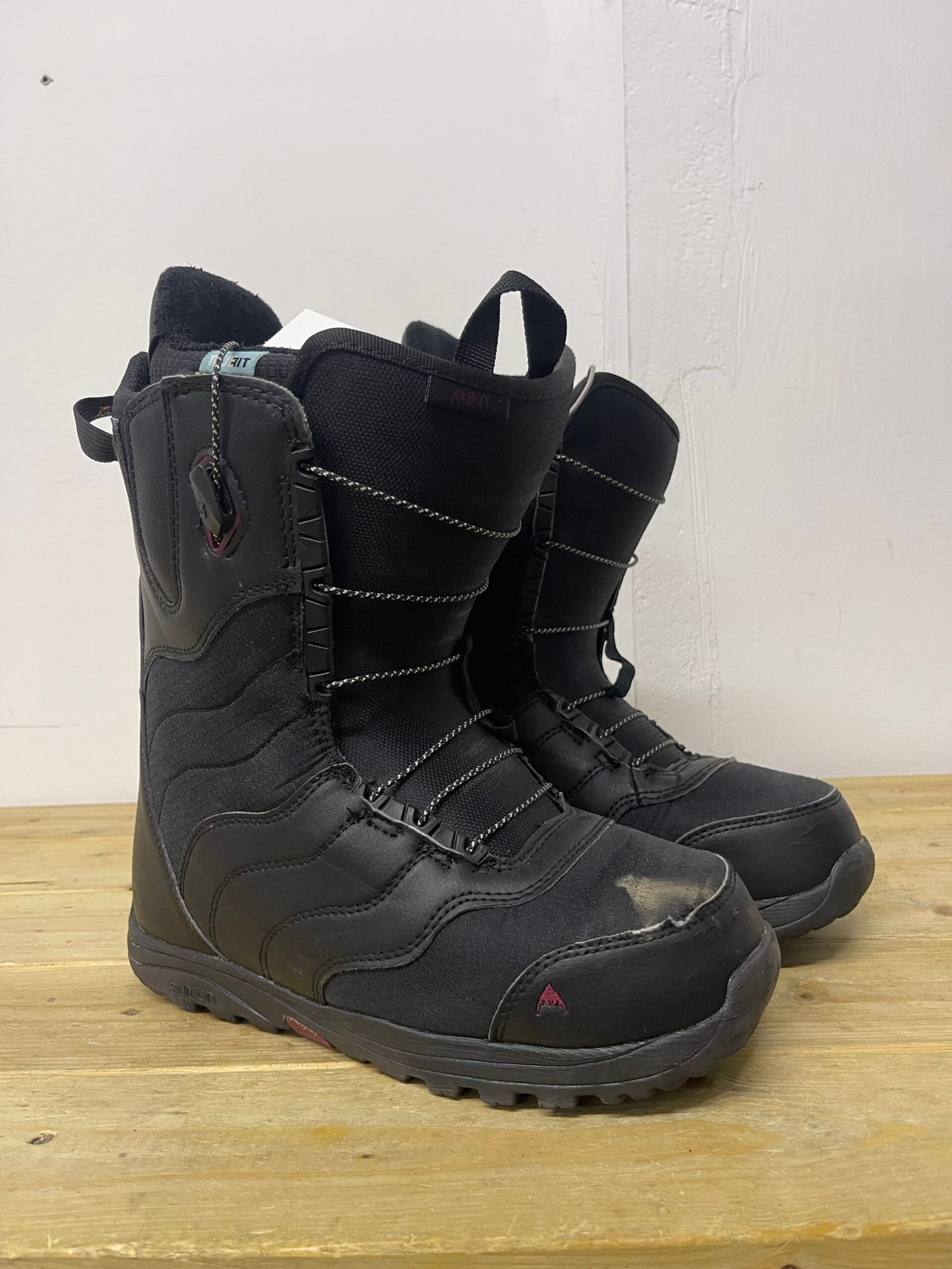 Burton Mint EU 40 – naudoti snieglenčių batai Burton Mint EU 40 naudoti snieglenčių batai – snowboard boots Vilniuje | Sniego Kalnas
