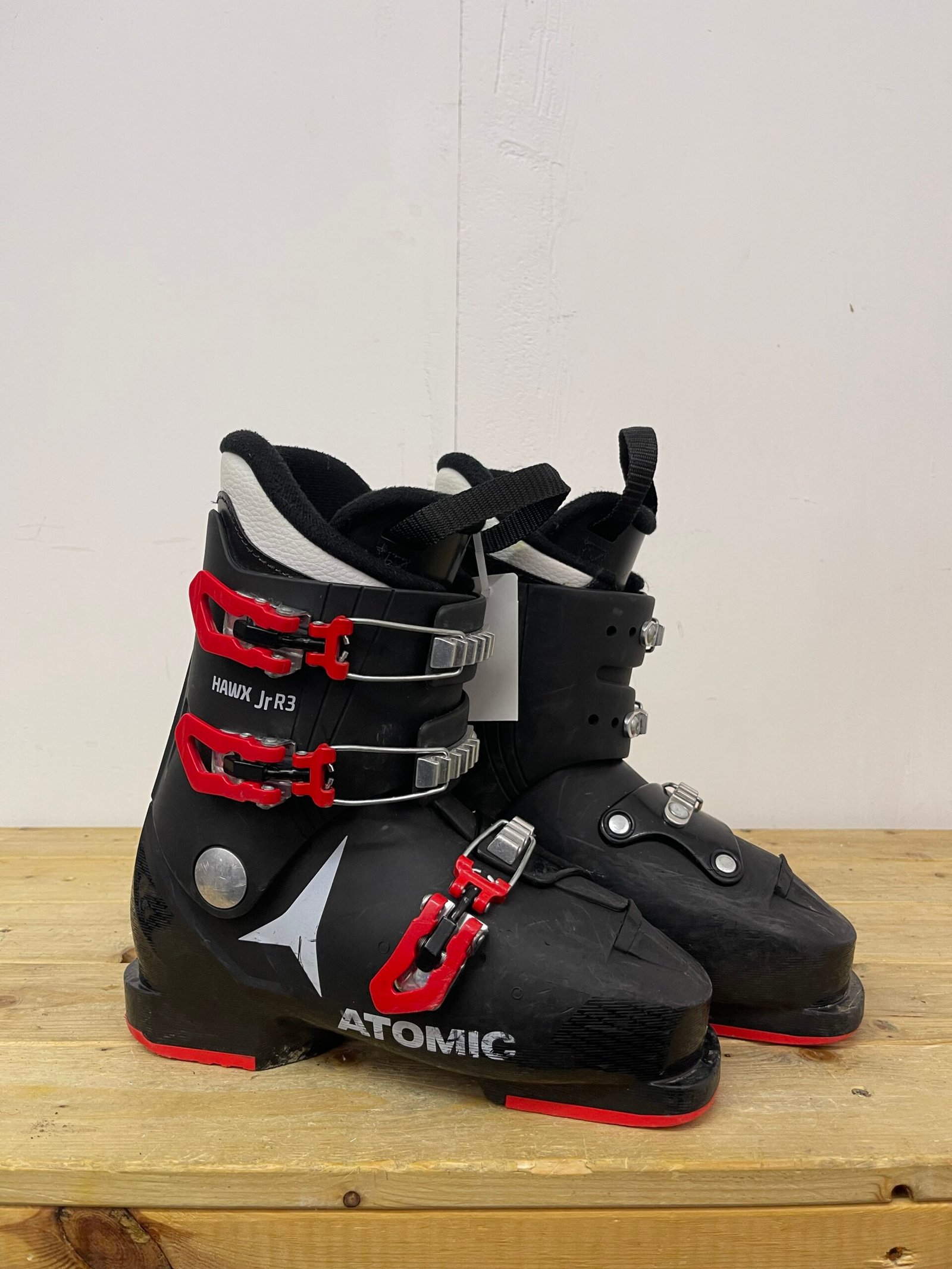 atomic-hawx-jr-3-slidinejimo-batai-23-5-eu36 Atomic Hawx JR 3 vaikiški slidinėjimo batai 23,5 MP EU 36 – naudoti slidinėjimo batai | Sniego Kalnas